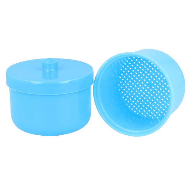 Dr. Bauer's Reinigungsbad-Dose hellblau: Set aus zwei blauen Kunststoffbehältern für Zahnspangen oder Prothesen, mit einem festen Deckel und einem Siebboden – ideal für einfache Reinigungsbäder.