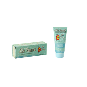 Dr. Bauer's Zahnpasta Essential Love Alpen Fresh 50ml sorgt mit grünen und roten Akzenten für langanhaltende Frische und effektiven Karies-Schutz.