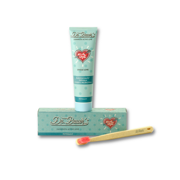Dr. Bauer's Zahnpasta Active Love Single Love 90ml bietet einen erfrischenden Pfefferminz-Kick für einen sauberen, belebenden Start in den Tag.