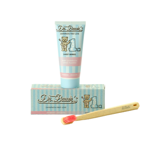 Dr. Bauer’s Zahnpasta First Love Sweet Berries ohne Fluorid 50ml – natürliche Wirkstoffe für Kinder, süßer Biergeschmack, inklusive Zahnbürste und Zahnpasta-Box.