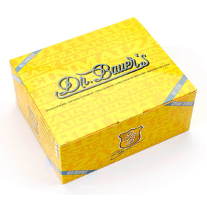 Eine Schachtel mit der Aufschrift „Dr. Bauer‘s“ und dekorativen silbernen und weißen Akzenten auf dem Deckel und den Seiten enthält Dr. Bauer‘s Einmalzahnbürsten100er MIX (blau-rot-pink-schwarz).