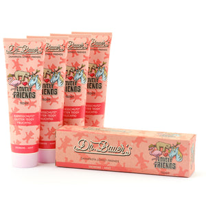 Vier Tuben Dr. Bauer's Zahnpasta Lovely Friends Teddy 90ml (4er Pack) mit niedlicher Teddy-Verpackung und verspielter Sans-Serif-Schrift für einen modernen Look.
